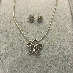 Silpada Daisy Flower 925 Sterling Silver Necklace and Earrings
